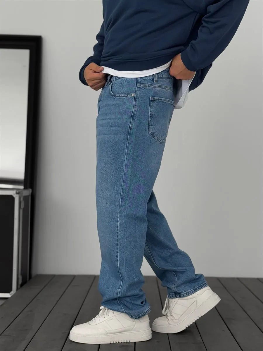 LOOSE FIT JEANS – MID BLUE WASH